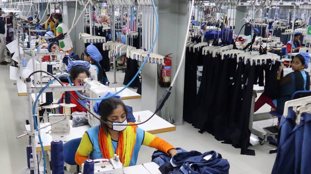 مصانع ملابس للبيع