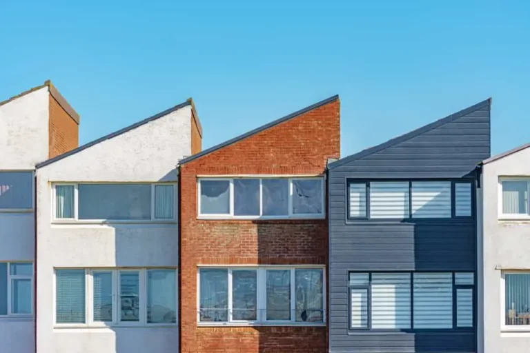 المواد الشائعة في التشطيبات