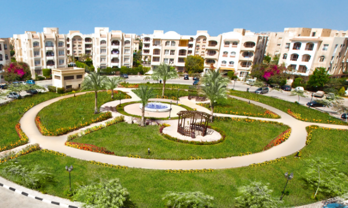 ما هو أقرب كمبوند أمام مول العرب؟ بيفرلي هيلز أقرب كمبوند أمام مول العرب