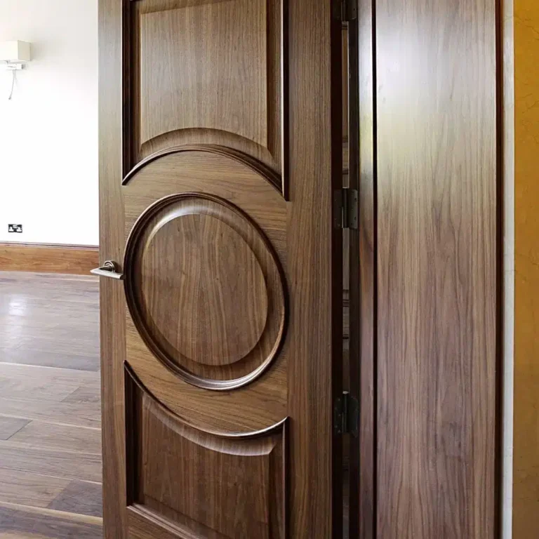 كيف يتم تشطيب باب شقه ب 5 أنواع مختلفة اعمال العزل