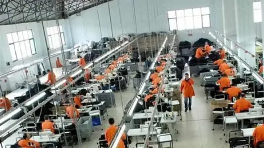 مصانع ملابس للبيع