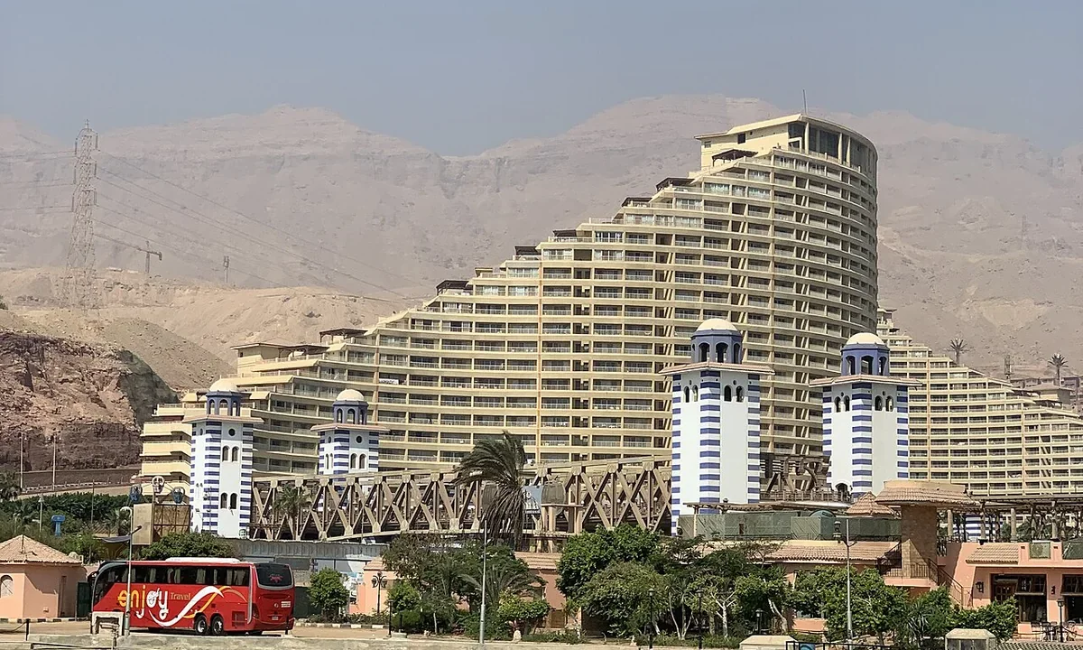 العين السخنة — معالم المدينة ومشروعاتها العقارية